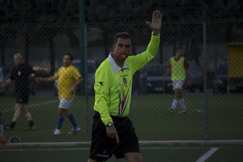 L'arbitro barese Leone: �Noi sempre zitti davanti alla maleducazione dei calciatori�